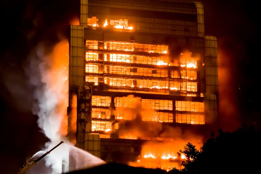 Prevenção de incêndio em condomínios: tudo o que você precisa saber